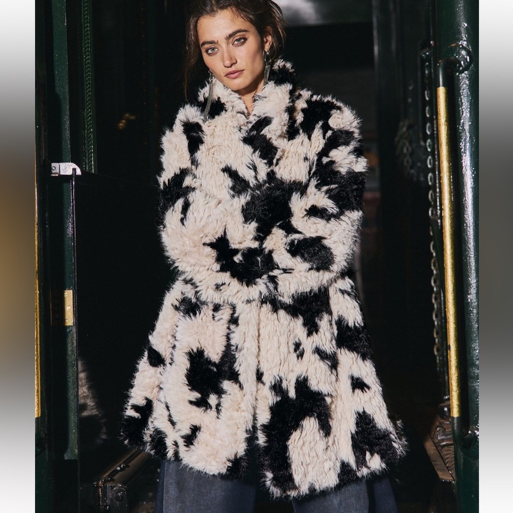 Free People Jade Spotted Faux Fur Coat 🤍♣️🤍